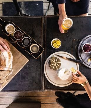 <p><i>best restaurants and food experiences</i> on <strong>Bruny Island’s</strong></p>
