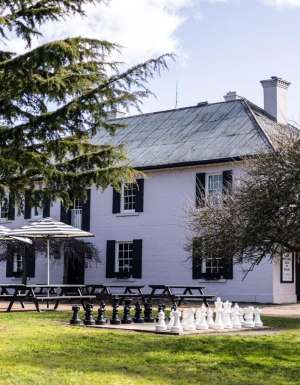 Exterior of Briars Inn in Bowral