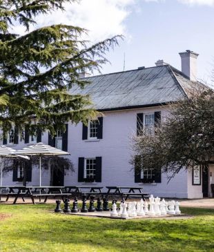 <p><i>Classy to comfy</i>: The top 6 <strong>Bowral</strong> pubs and bars</p>
