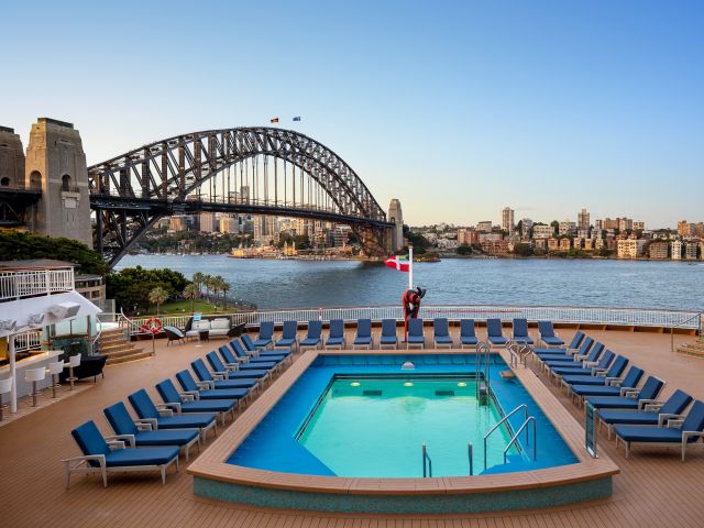 Spice H20 on Norwegian Spirit in sydney harbour