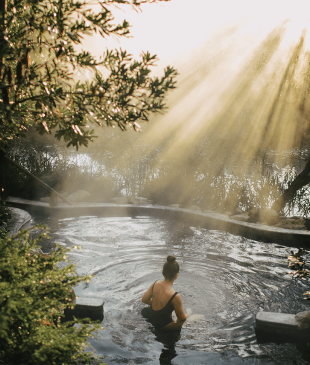 <p><i>16 luxurious natural spa baths</i> around <strong>Australia</strong></p>
