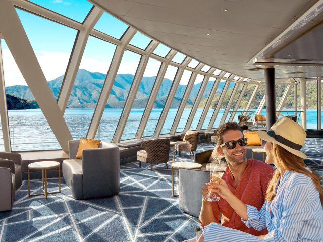Spinnaker Lounge on Norwegian Spirit