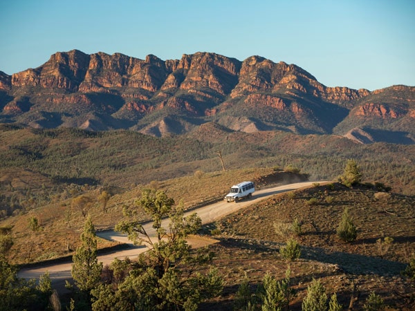 a 4WD traversing the Flinders Ranges Way