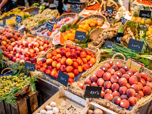Fruit market (Getty)