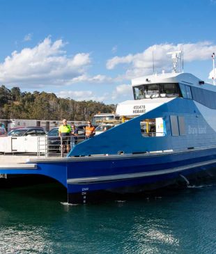 <p><i>Top tips</i> for catching the <strong>Bruny Island</strong> Ferry</p>
