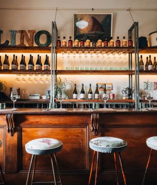 <p><i>The only</i> <strong>McLaren Vale</strong> wineries guide you need to read</p>
