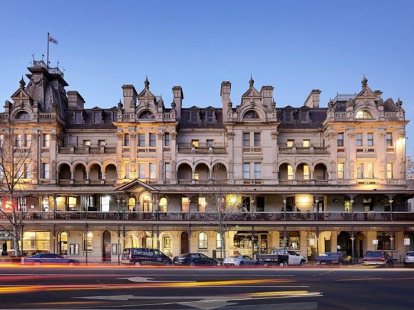 the exterior of Hotel Shamrock in Bendigo