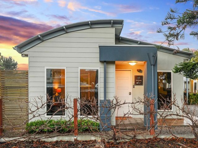 a studio apartment at McLaren Vale Cabin & Caravan Park