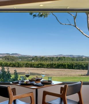 <p><i>18</i> <strong>Barossa Valley</strong> restaurants to add to your dining hit list</p>
