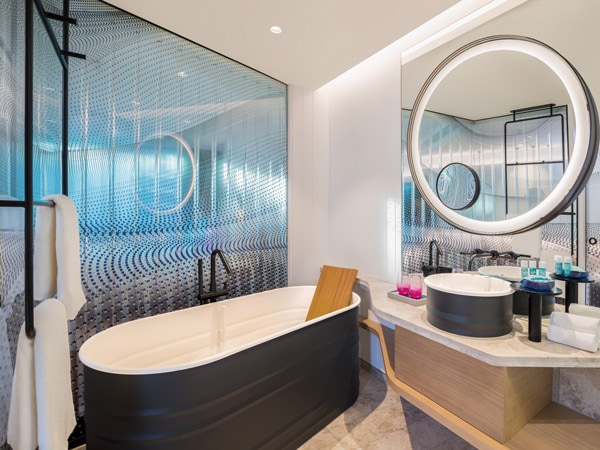 Bath in W Brisbane room