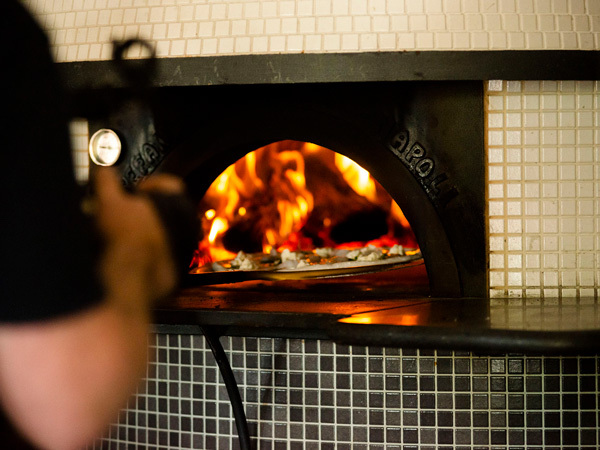 woodfired pizza at Ember Pizza Barossa