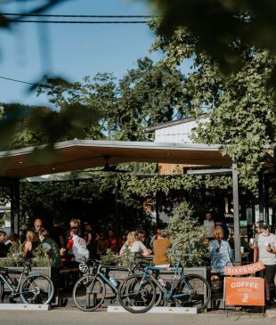 <p><i>9 charming cafes</i> in <strong>Bright</strong> for coffee, brunch and lunch</p>
