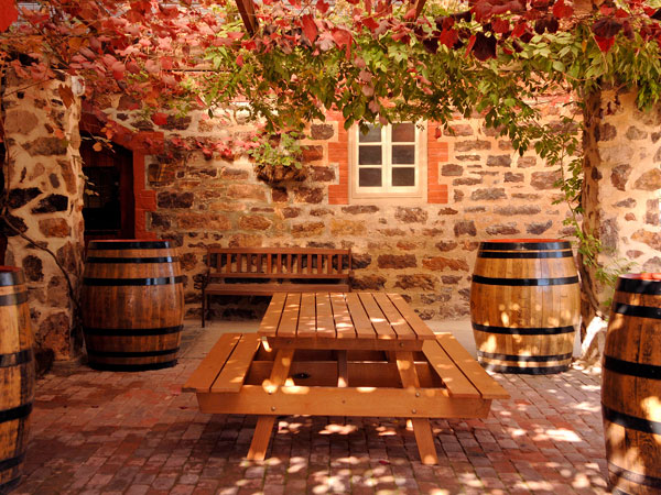 the alfresco tasting area at Langmeil Winery