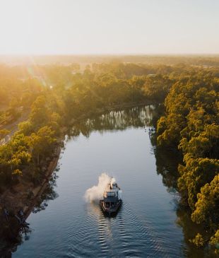 <p><i>10 things you must experience</i> on your <strong>Murray River</strong> road trip</p>
