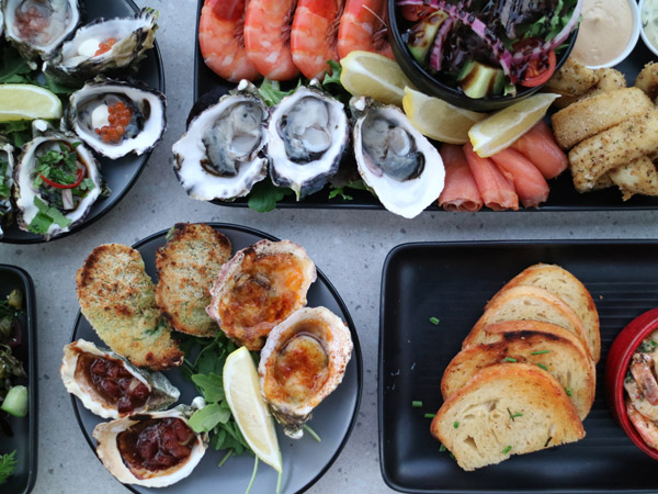 seafood and oysters at The Oyster Bar, Darwin