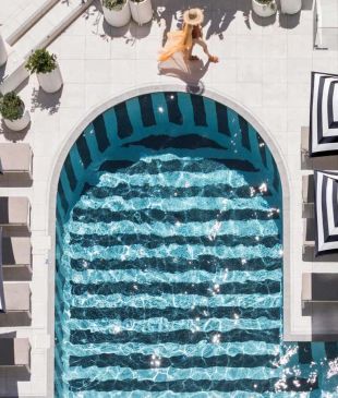 <p><i>12 of the best hotels</i> in <strong>Surfers Paradise</strong></p>
