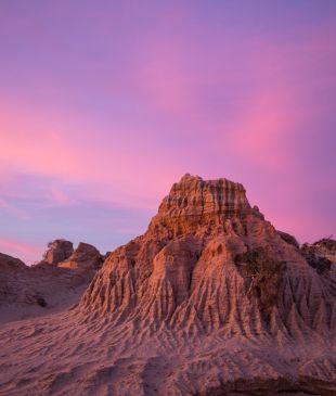 <p><i>7 reasons why you should visit</i> <strong>Outback NSW</strong> this winter</p>
