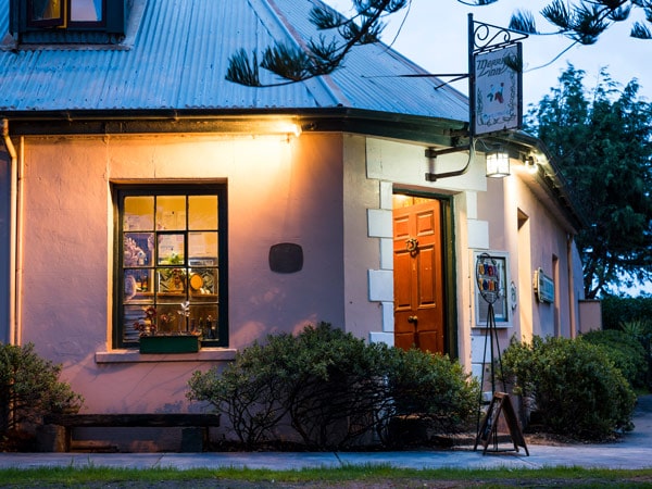 rustic exterior of Merrijig Inn