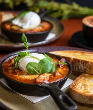 <p><i>The 9 best cafes</i> in <strong>Wagga Wagga</strong></p>
