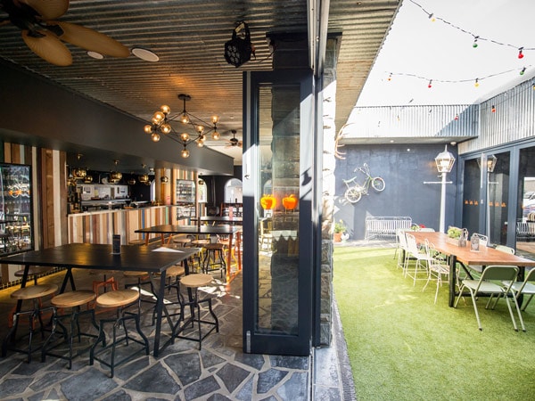 Macs Hotel Cider Garden and interior in Mount Gambier