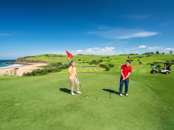 two people playing at Kiama Golf Club
