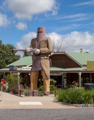 The statue of Big Ned Kelly outside the shops in Glenrowan
