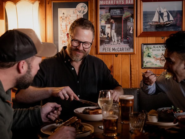 friends dining at The New Sydney Hotel, Hobart, Tas