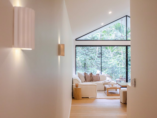 an Airbnb in Cairns with nature views at Stoney Treehouse