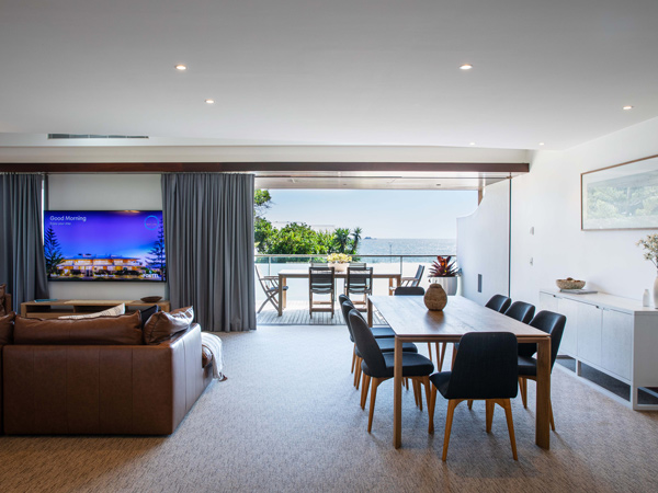 a room with balcony at Beach Suites Byron Bay