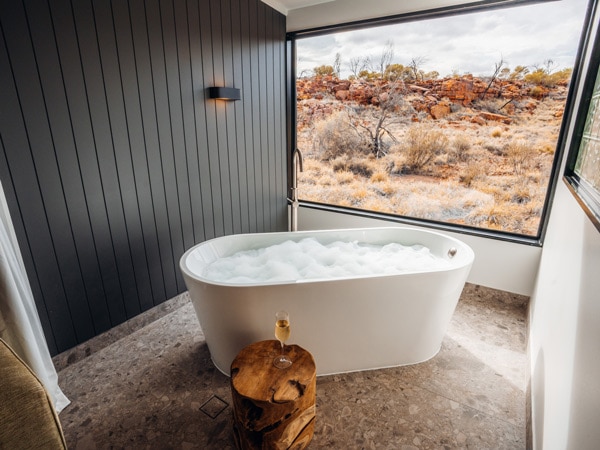 a bathtub in a deluxe suite at Discovery Parks Kings Canyon