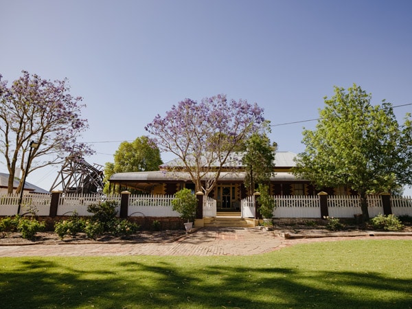 the property exterior of Hoover House B&B, Gwalia, WA