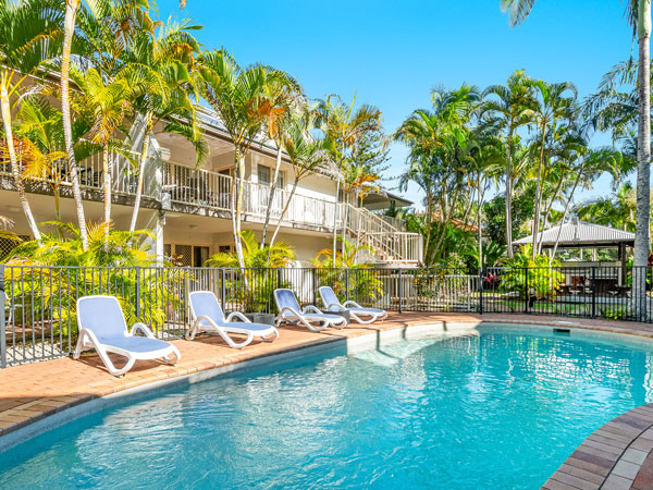 the pool at Mariner Bay Apartments