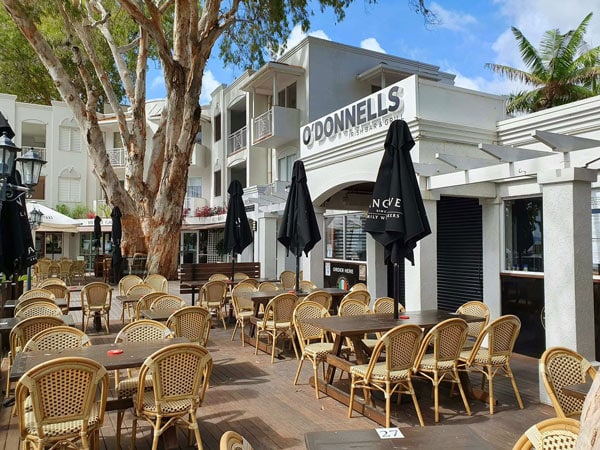 al fresco dining at O’Donnells Palm Cove
