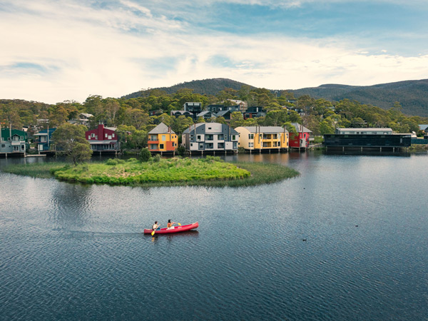 kayaking at Lake Crackenback Resort & Spa, Thredbo