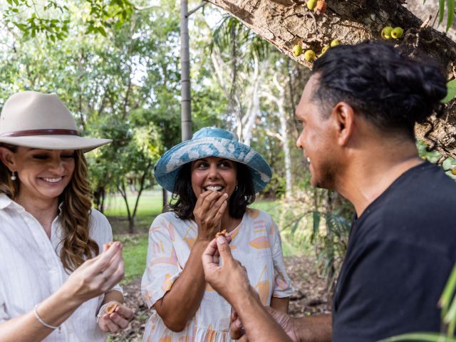 Bush Foraging, Kakadu Kitchen