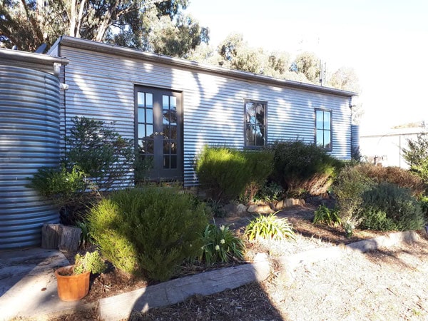 the property exterior of 20 Mile Cottage