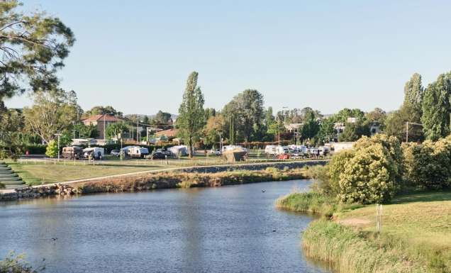 Queanbeyan Riverside Holiday Caravan Park