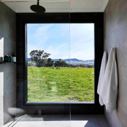 a private bath in Horseshoe Hideaway, Mullion