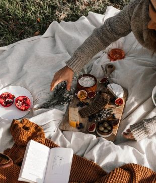 <p><i>The gourmet guide</i> to embracing spring around <strong>Australia</strong></p>

