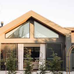 the exterior of Beltana Farm Cottage