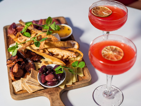 food and cocktails at Oak & Vine Cairns