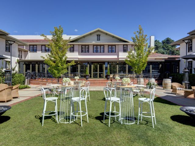 the exterior of Hotel Kurrajong, Canberra
