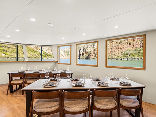 Jetwave Pearl Horizontal Falls dining room