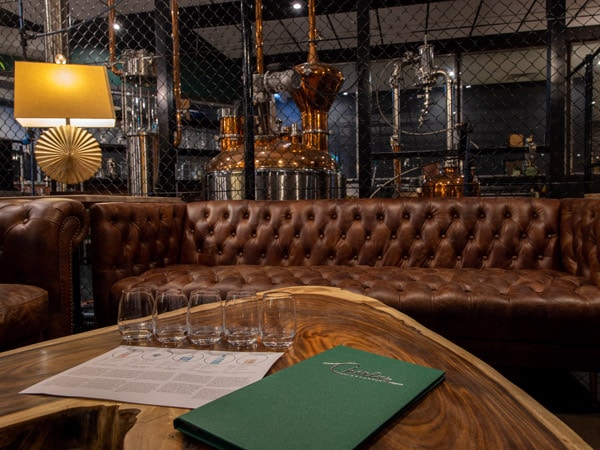 the lounge at Charlies of Darwin