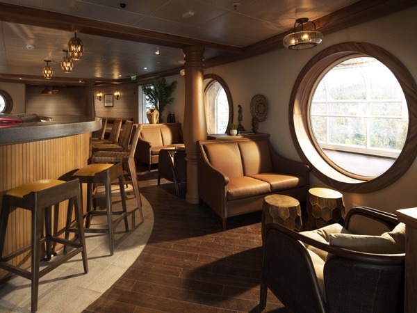 Cove Cafe interior on Disney Wonder
