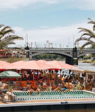 <p><i>Melbourne&#8217;s</i> floating bar will transport you to <strong>Rio</strong> this <i>spring</i></p>
