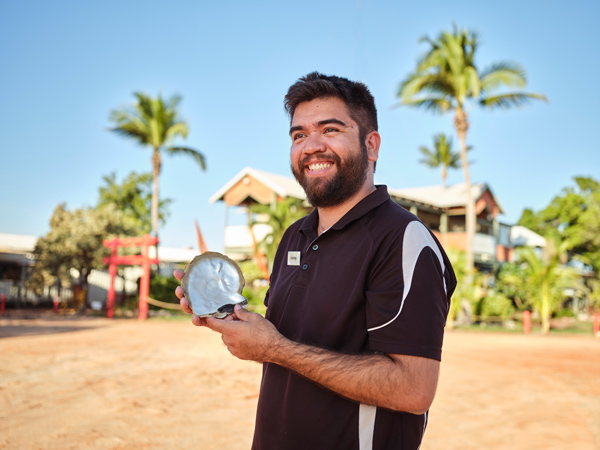 a pearling master class at the Willie Creek Pearl Farm