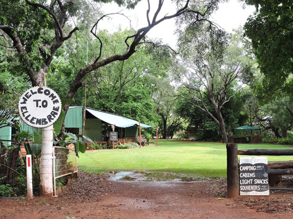 the entryway at Ellenbrae Station