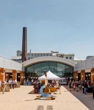 <p><i>11 must-visit markets</i> in the <strong>Blue Mountains</strong> by town</p>
