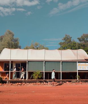 <p><i>16 unique places to stay</i> along the <strong>Gibb River Road</strong></p>
